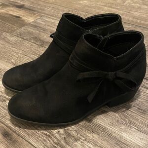 Black suede Ankle Boots